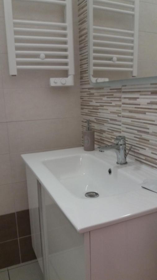 Depandance Macchiavelli 2 Hotel Каляри Екстериор снимка