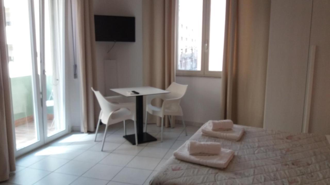 Depandance Macchiavelli 2 Hotel Каляри Екстериор снимка