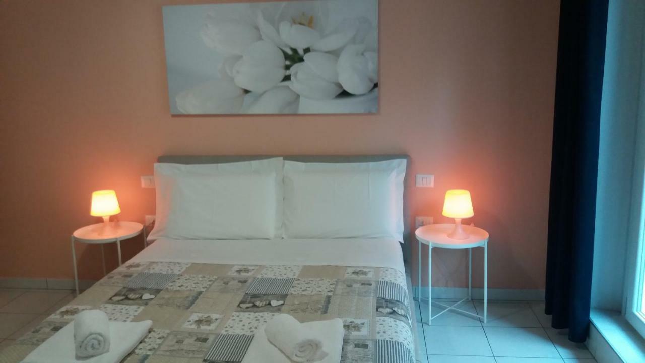 Depandance Macchiavelli 2 Hotel Каляри Екстериор снимка