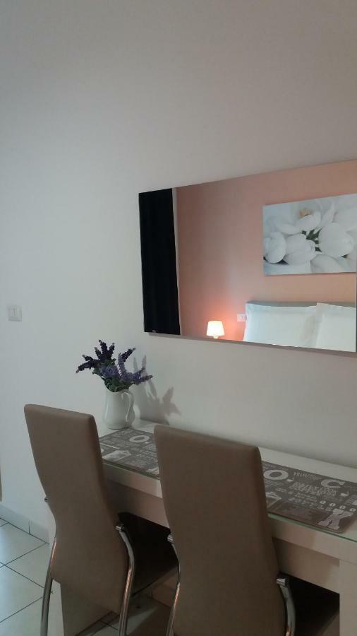Depandance Macchiavelli 2 Hotel Каляри Екстериор снимка