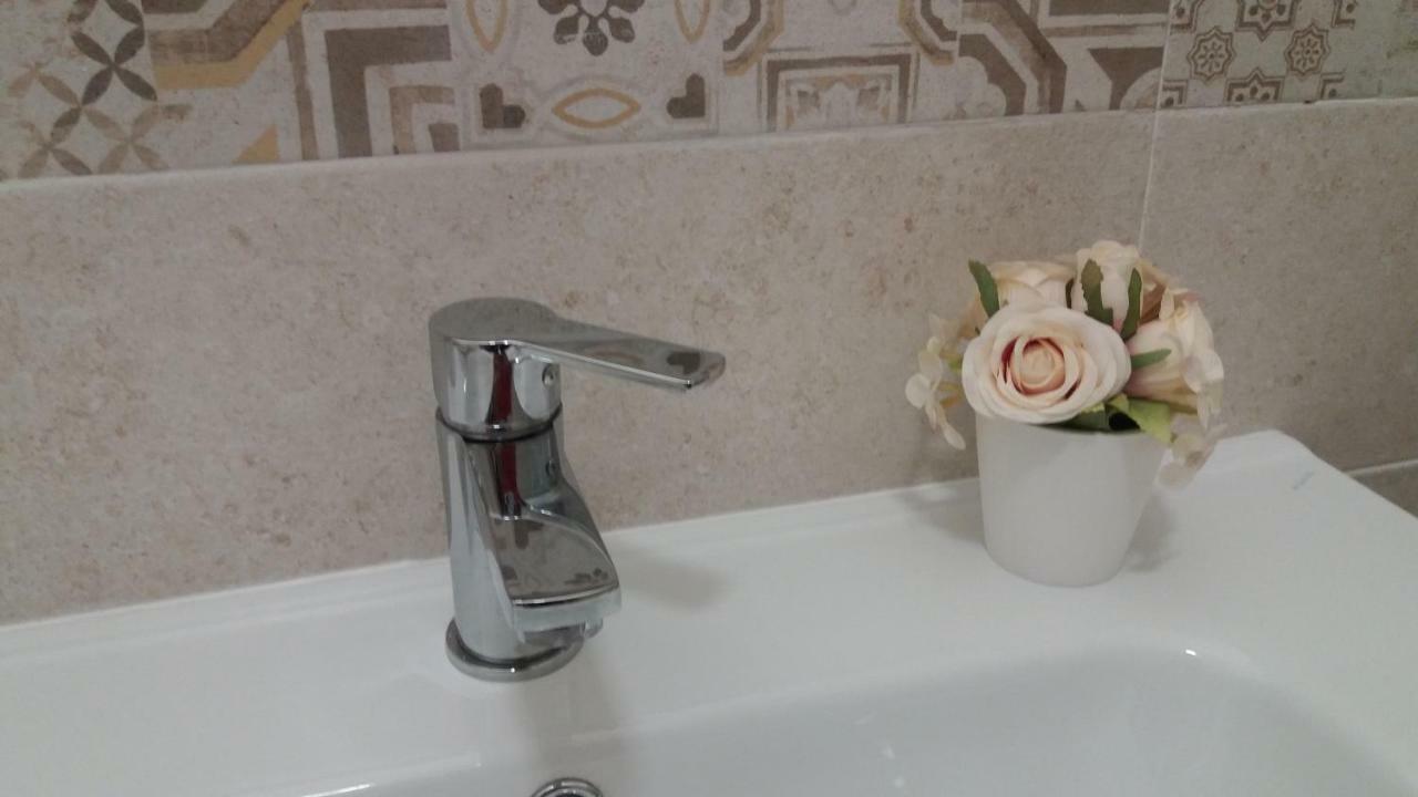 Depandance Macchiavelli 2 Hotel Каляри Екстериор снимка