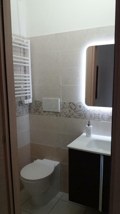 Depandance Macchiavelli 2 Hotel Каляри Екстериор снимка