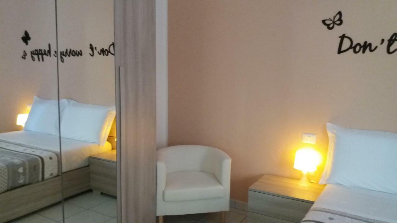 Depandance Macchiavelli 2 Hotel Каляри Екстериор снимка