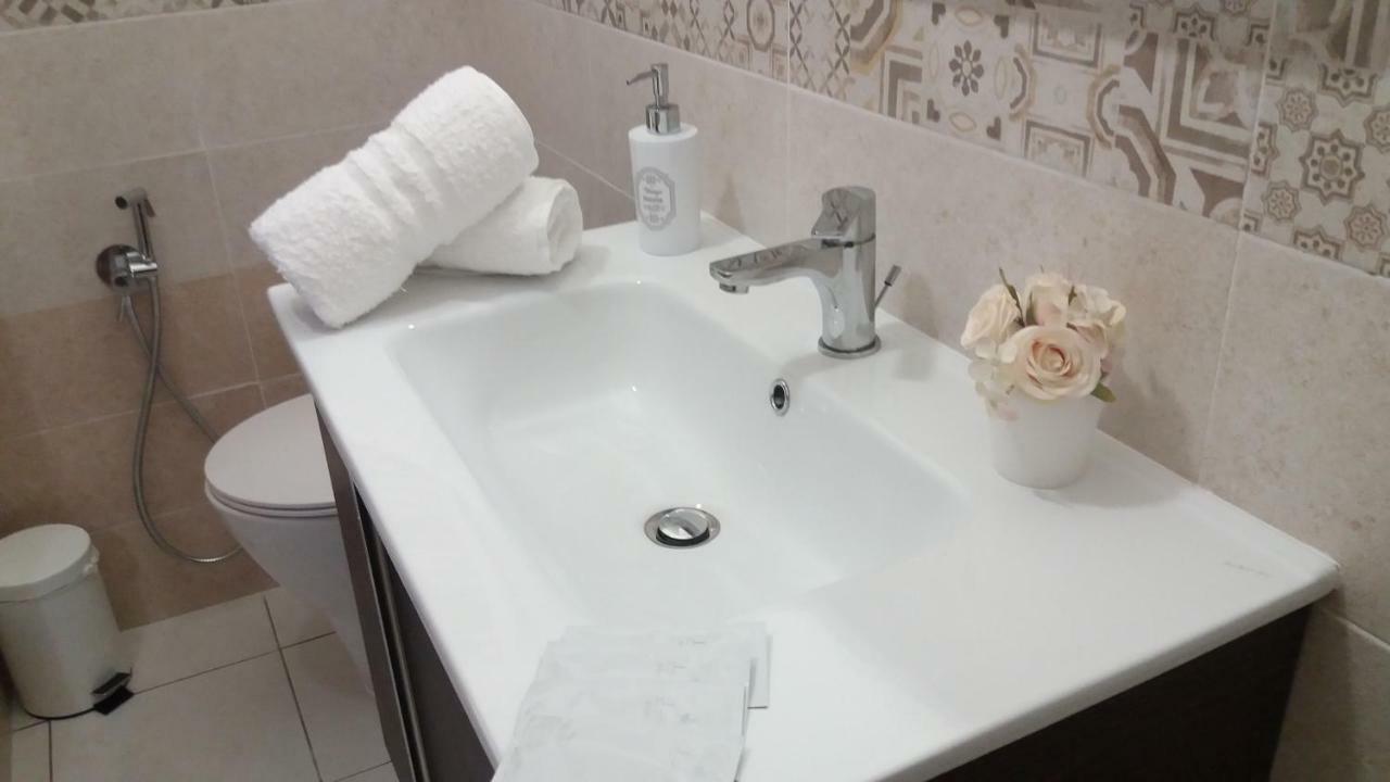 Depandance Macchiavelli 2 Hotel Каляри Екстериор снимка