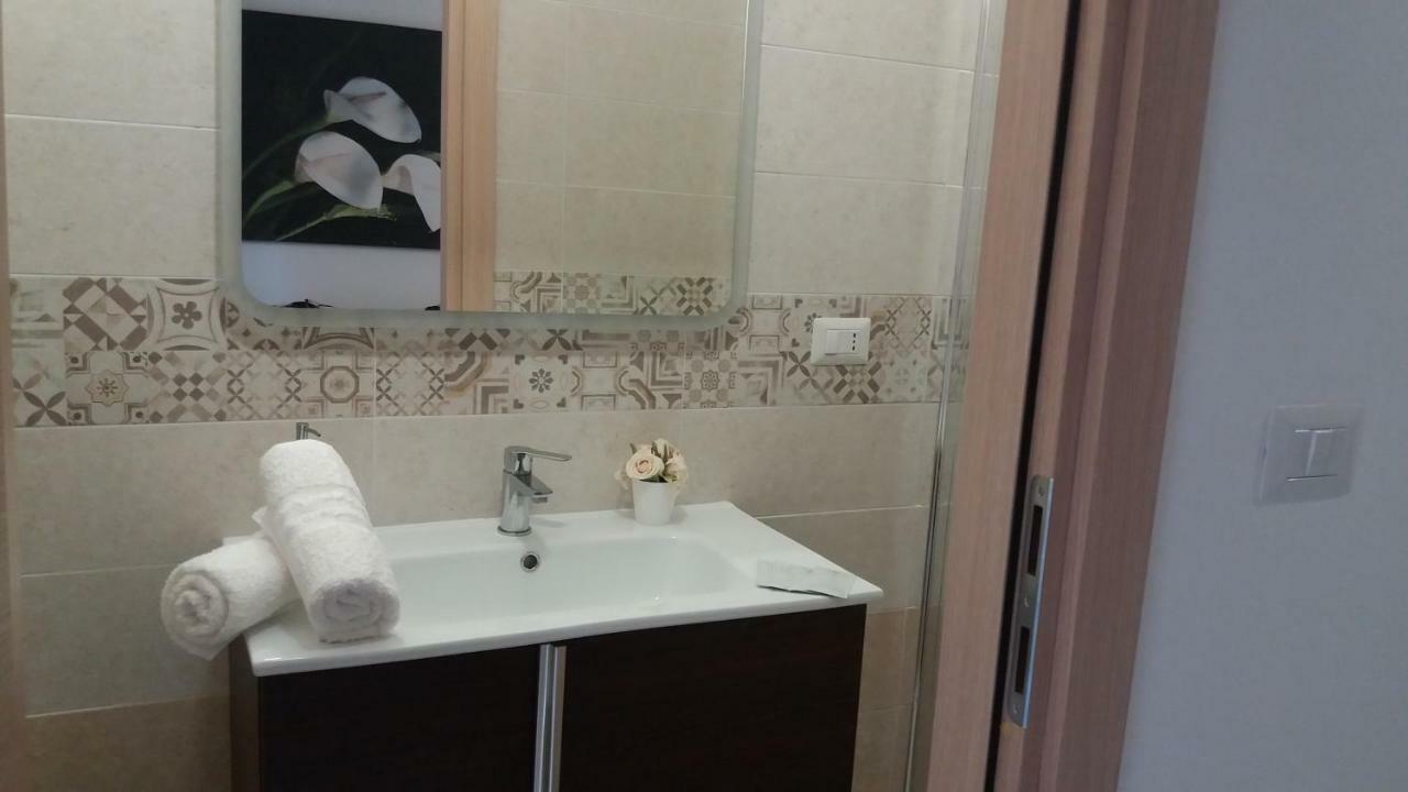 Depandance Macchiavelli 2 Hotel Каляри Екстериор снимка