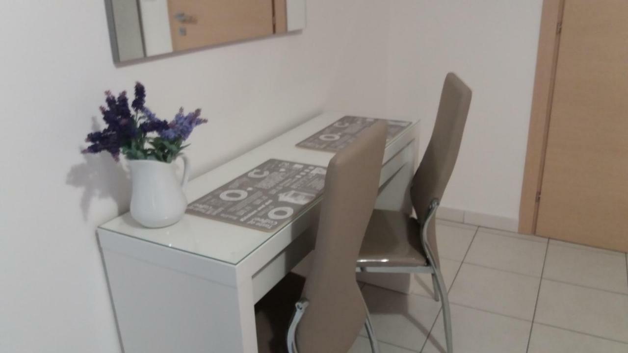 Depandance Macchiavelli 2 Hotel Каляри Екстериор снимка